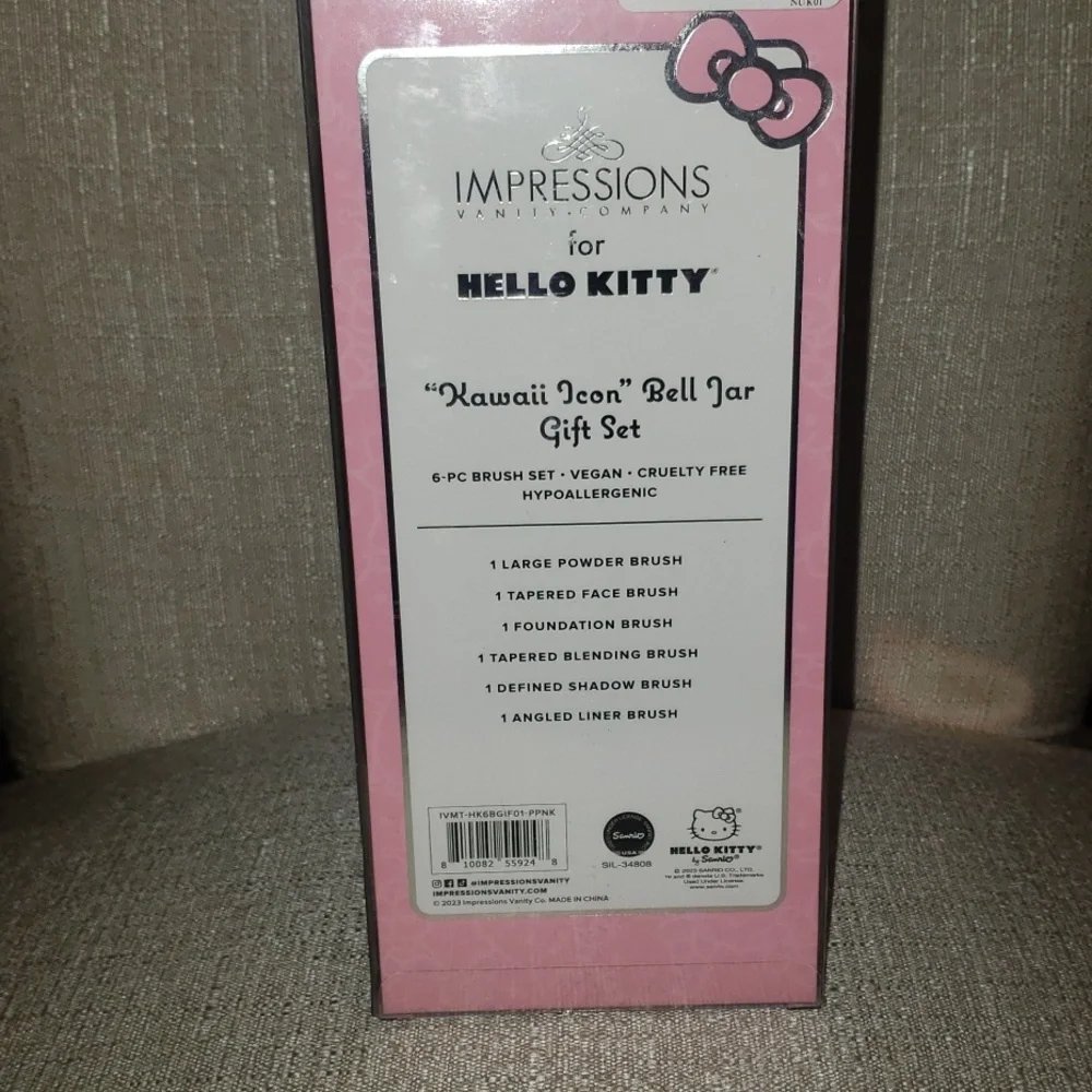 NEW-Hello Kitty brush set